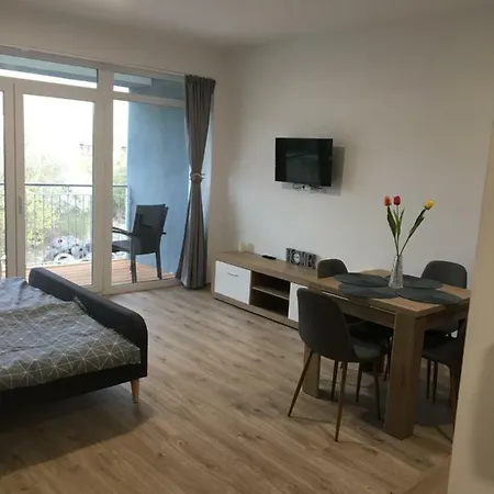 شقة Perfekt Apartman